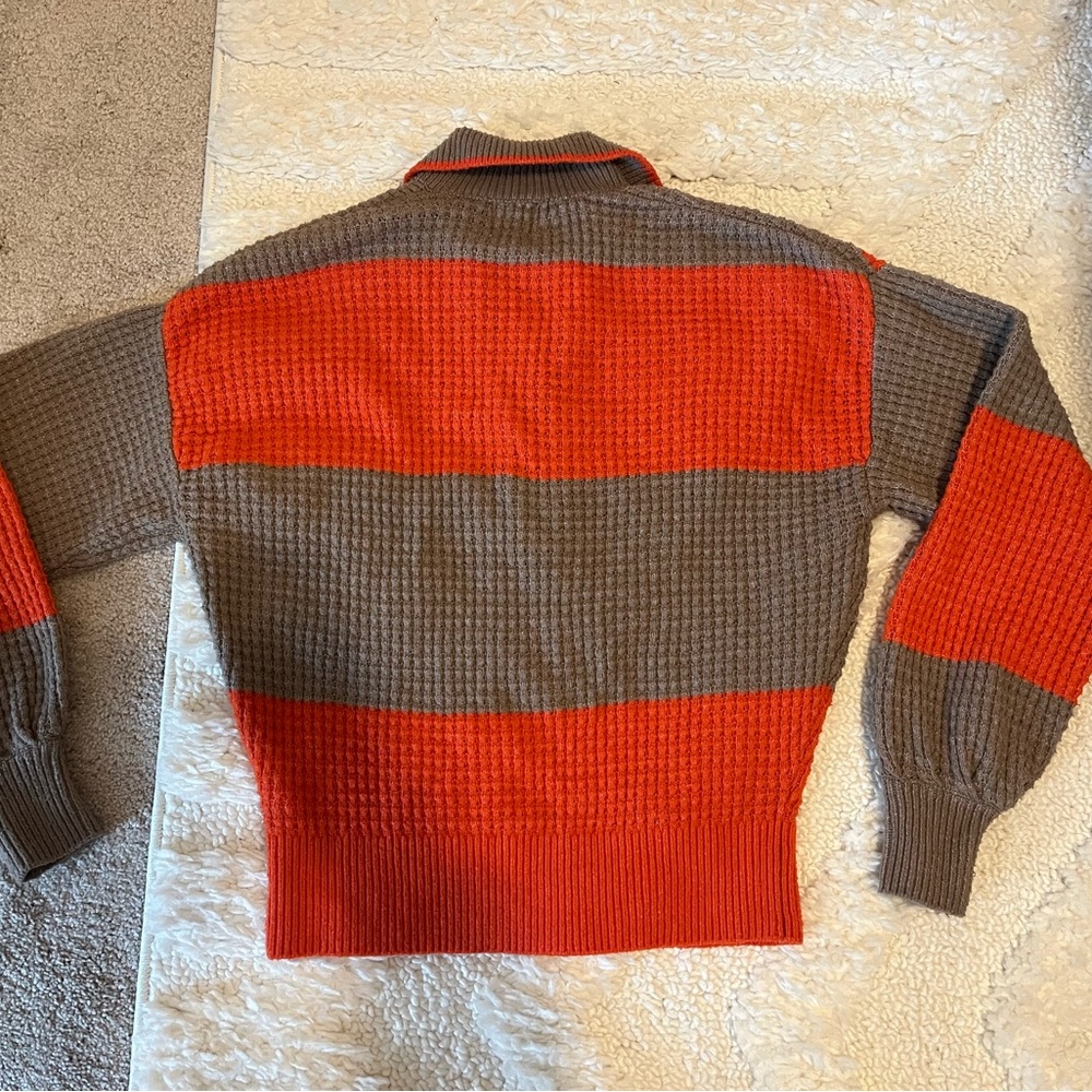 Sweater - Picture 6 of 6